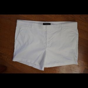 Banana Republic White Avalon Shorts • Size 12